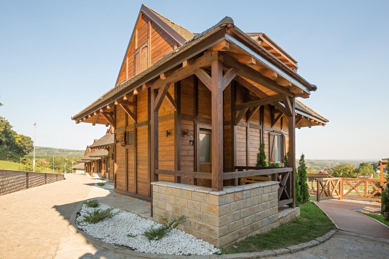 Etno Naselje Vrdnicka Kula Bed & Breakfast เวิร์ดนิค ภายนอก รูปภาพ