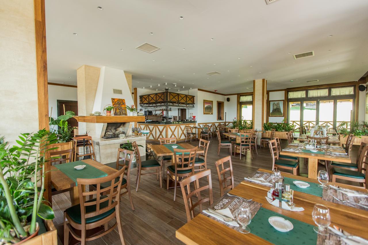 Etno Naselje Vrdnicka Kula Bed & Breakfast เวิร์ดนิค ภายนอก รูปภาพ