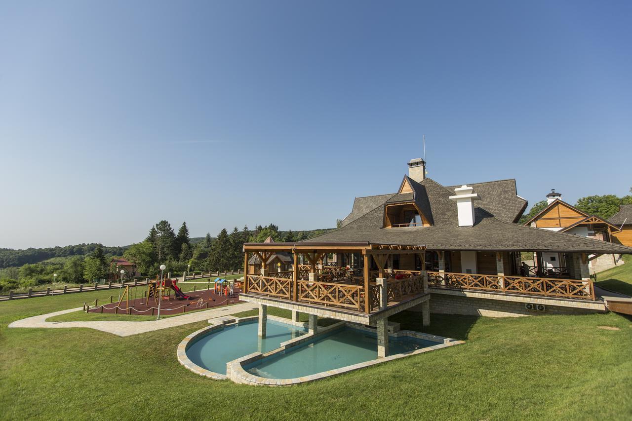 Etno Naselje Vrdnicka Kula Bed & Breakfast เวิร์ดนิค ภายนอก รูปภาพ
