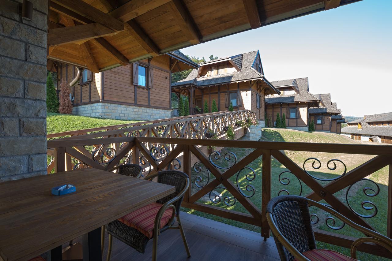 Etno Naselje Vrdnicka Kula Bed & Breakfast เวิร์ดนิค ภายนอก รูปภาพ