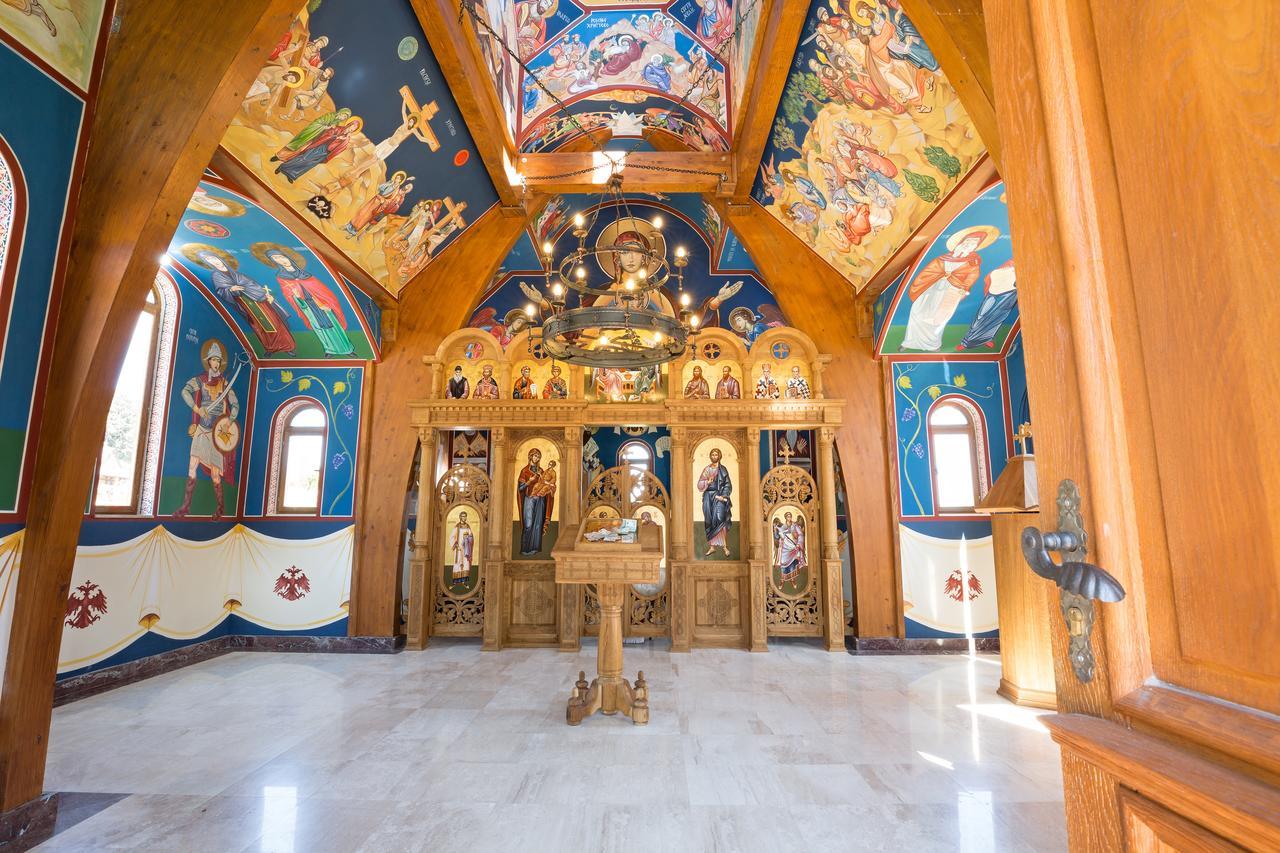 Etno Naselje Vrdnicka Kula Bed & Breakfast เวิร์ดนิค ภายนอก รูปภาพ